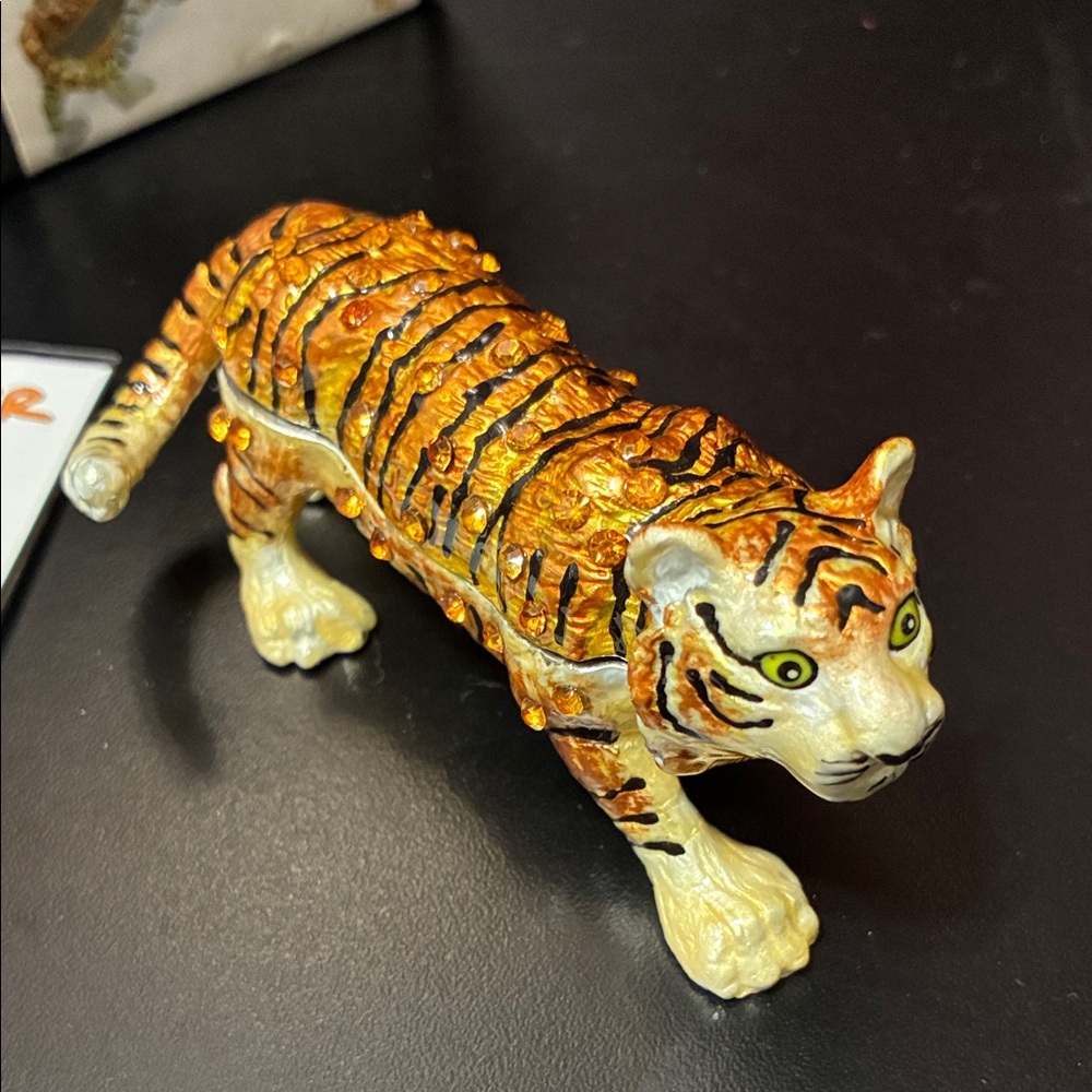 Vintage Art form release No. 226 collectible Year of the Tiger trinket box - Picture 13 of 16